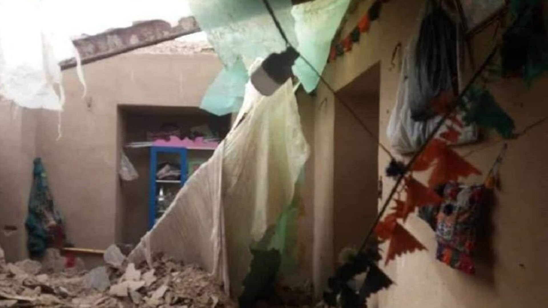 در پی اصابت یک هاوان به یک خانه در بادغیس، دو کودک و یک زن جان باختند - اسپوتنیک افغانستان  , 1920, 22.01.2022