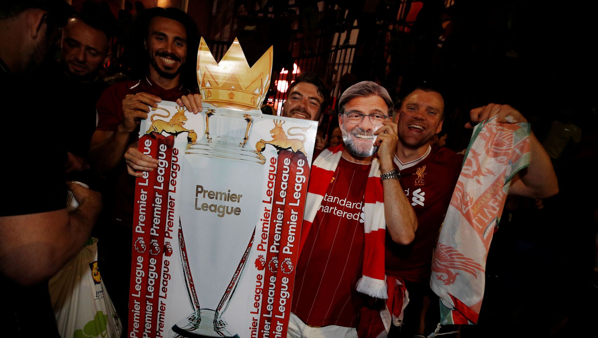 Liverpool fans celebrate winning the Premier League for the first time - اسپوتنیک افغانستان  , 1920, 22.04.2021