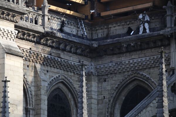 بازسازی کلیسای نوتردام پاریس پس از آتش سوزی مهیب - اسپوتنیک افغانستان  