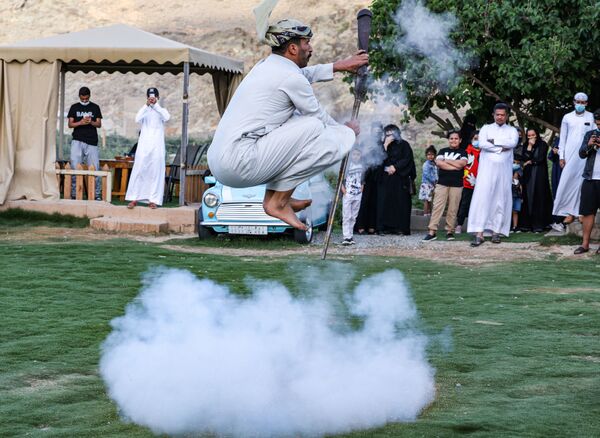 اجرای رقص سنتی در عربستان سعودی. - اسپوتنیک افغانستان  