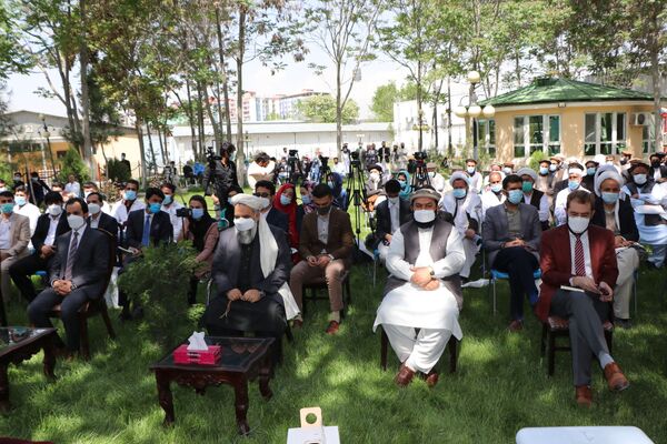 تطبیق واکسین ویروس کرونا بالای عالمان دین و پزشکان در کابل  - اسپوتنیک افغانستان  