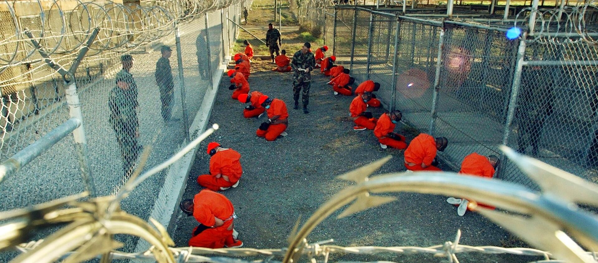 Заключенные в лагере X-Ray, находящемся внутри тюрьмы Гуантанамо на Кубе - اسپوتنیک افغانستان  , 1920, 25.08.2021