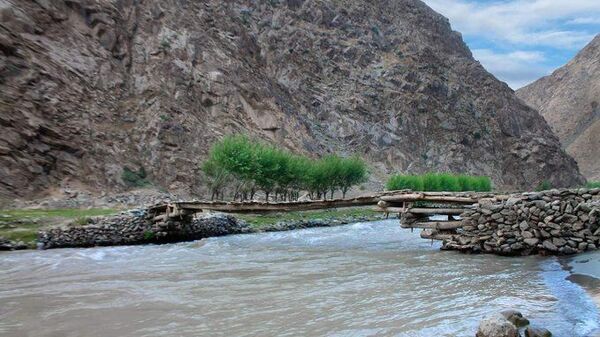 یک زن خود و سه کودکش را در تخار در آب غرق کرد - اسپوتنیک افغانستان  