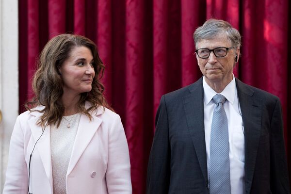 Основатель Microsoft Билл Гейтс с супругой Мелиндой в Париже, 2017 год - اسپوتنیک افغانستان  