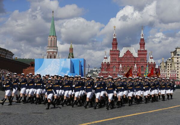 روز پیروزی در مسکو در تاریخ 9 می هر ساله برگزار می شود، تصاویری از تمرین نظامی رژه این روز گردآوری شده است
 - اسپوتنیک افغانستان  