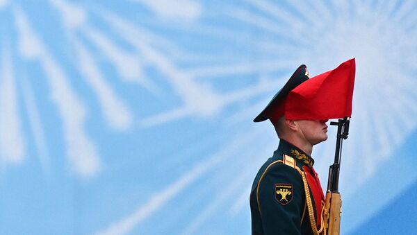 رژه نظامی به مناسبت 76مین سالگرد پیروزی در جنگ بزرگ میهنی در میدان سرخ مسکو - اسپوتنیک افغانستان  