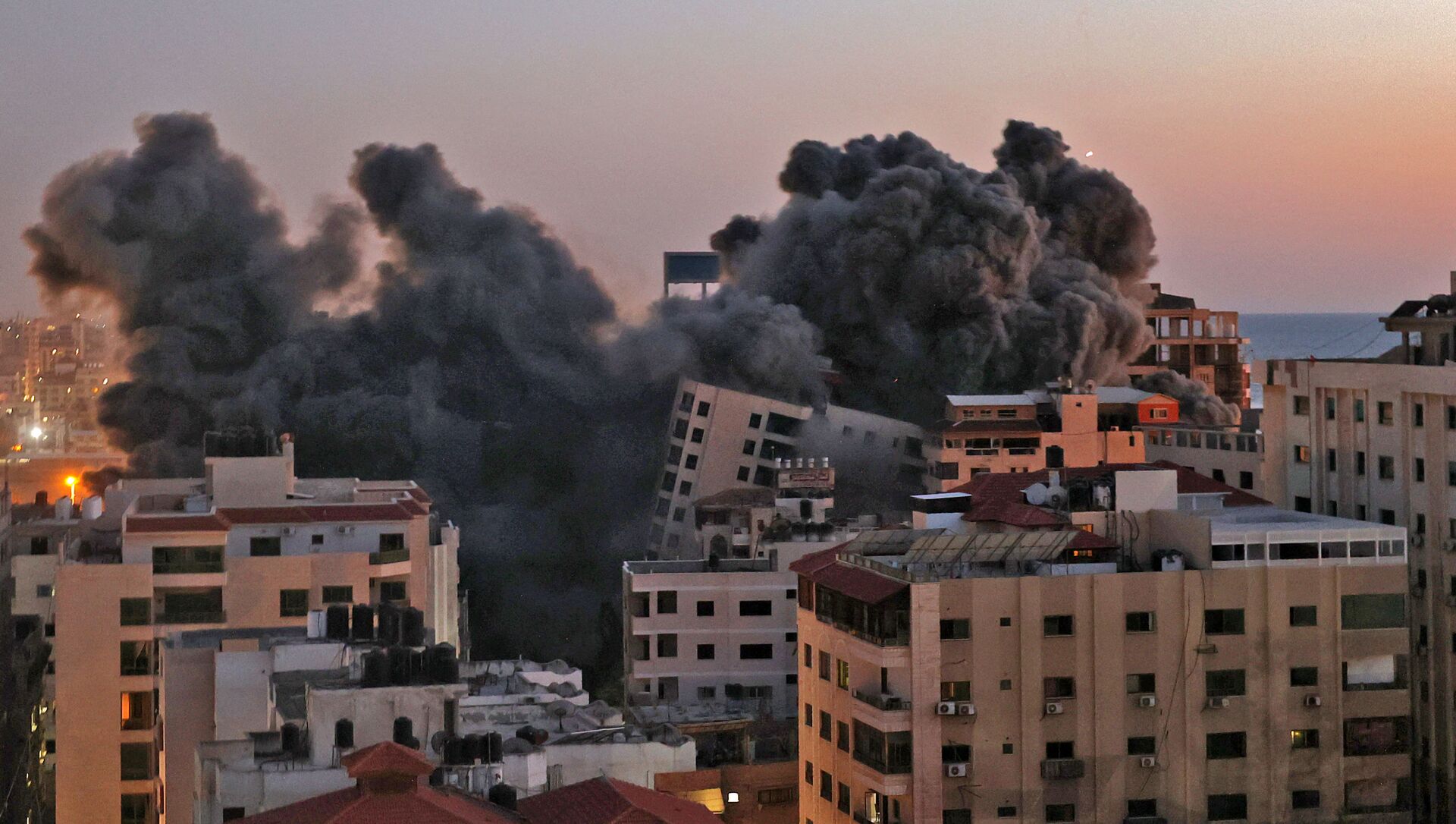 جان باختن 174 فلسطینی در حملات اخیر اسرائیل به غزه - اسپوتنیک افغانستان  , 1920, 16.05.2021