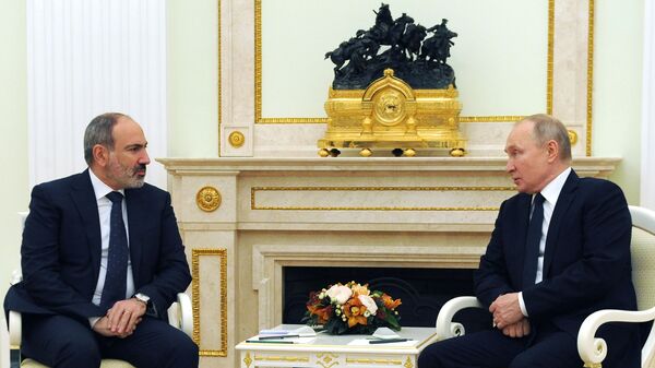  Премьер-министр Армении Никол Пашинян на встрече с президентом России Владимиром Путиным (7 апреля 2021). Москва - اسپوتنیک افغانستان  