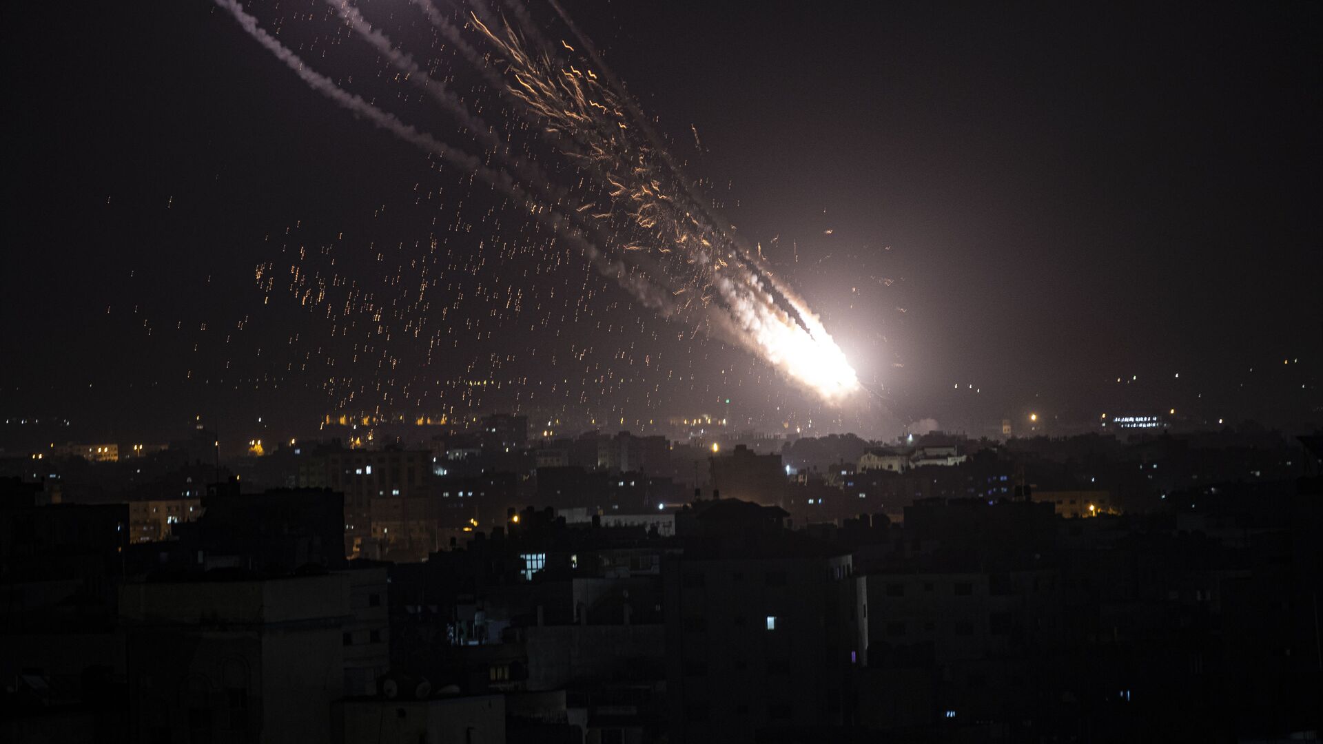 پرتاب صدها راکت از نوار غزه به اسرائیل - اسپوتنیک افغانستان  , 1920, 17.05.2021