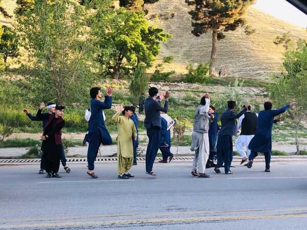 رقص و پایکوبی جوانان در روز عید - اسپوتنیک افغانستان  