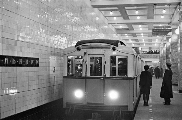 مترو مسکو 86 سالگی را جشن می گیرد/متروی مسکو سال 1948 - اسپوتنیک افغانستان  