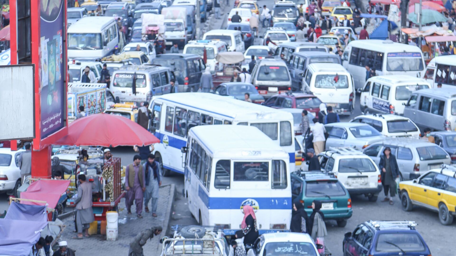 ازدحام و ترافیک سنگین هر روزه‌ی کابل - اسپوتنیک افغانستان  , 1920, 20.02.2022