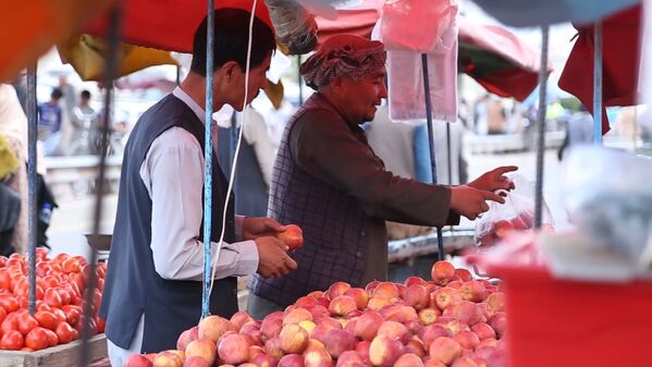 کراچی سیب فروشی در کابل - اسپوتنیک افغانستان  