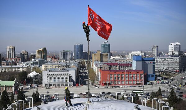 بهترین عکس های ماه می 2021 اسپوتنیک/جشن پیروزی در جنگ جهانی دوم در نووسیبیرسک - اسپوتنیک افغانستان  