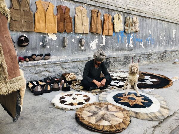 صنایع دستی (پشم) در جاده‌های کابل - اسپوتنیک افغانستان  