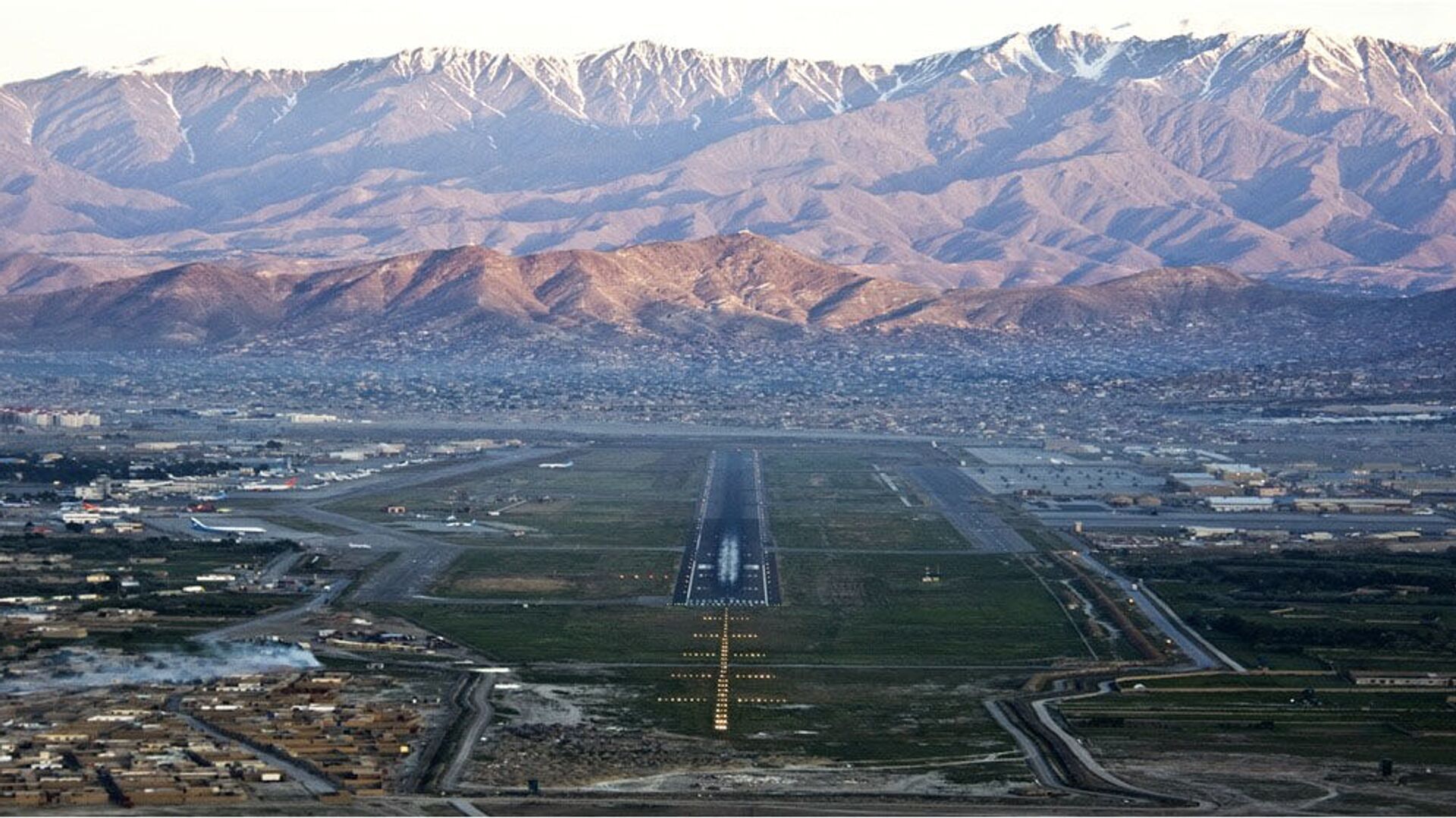 میدان هوایی کابل - اسپوتنیک افغانستان  , 1920, 17.08.2021