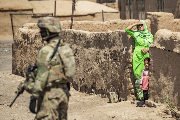 گشت زنی سرباز امریکایی در رومایلان. - اسپوتنیک افغانستان  