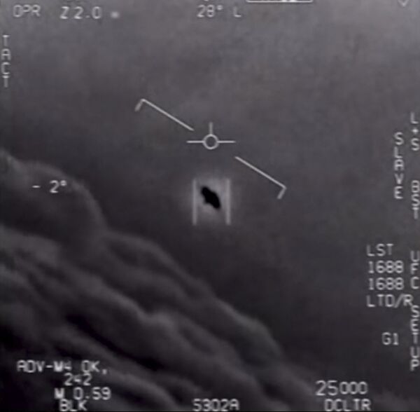 عکس صفحه ای از فیلم UFO که توسط پیلوت هوای هوایی ایالات متحده ضبط شده و توسط وزارت دفاع در تاریخ 26 اپریل 2020 ارائه شده است - اسپوتنیک افغانستان  