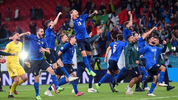 Игроки итальянской сборной после выхода в финал Евро-2020  - اسپوتنیک افغانستان  