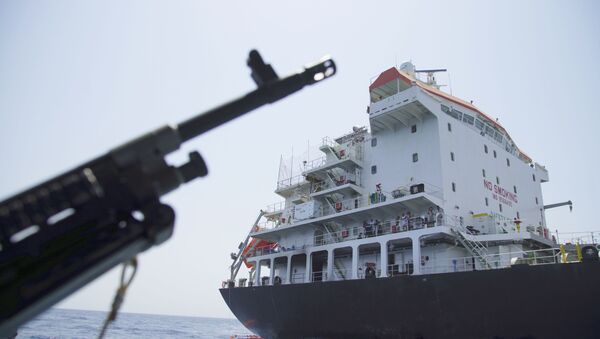 گروهی از مردان مسلح به نفتکش اسفالت پرنسس در خلیج عمان یورش بردند - اسپوتنیک افغانستان  