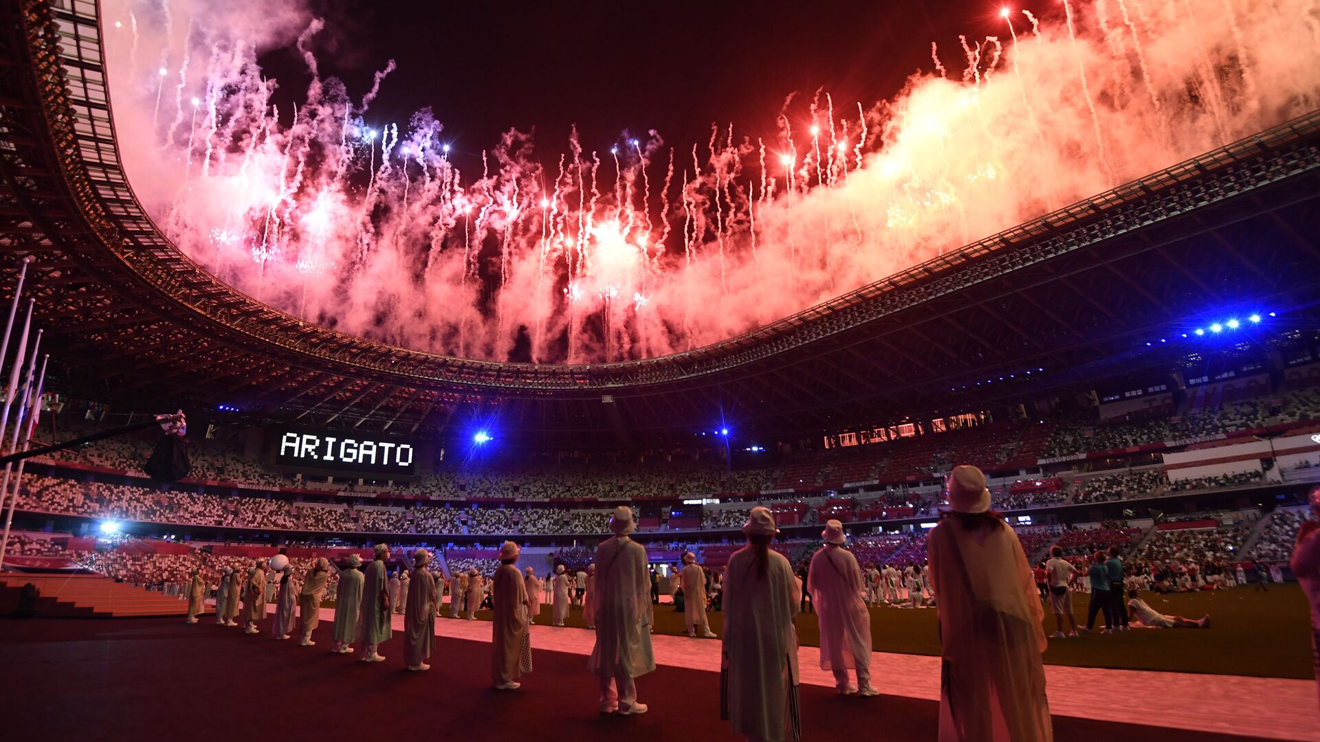 Салют на торжественной церемонии закрытия XXXII летних Олимпийских игр в Токио на Национальном олимпийском стадионе  - اسپوتنیک افغانستان  , 1920, 15.07.2022