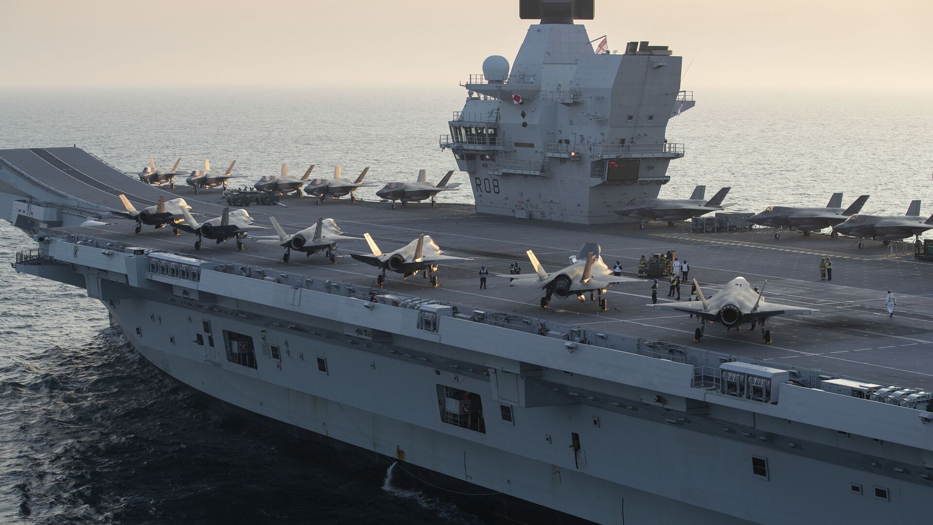 F-35B Lightning II Joint Strike Fighters assigned to Marine Fighter Attack Squadron (VMFA) 211 The Wake Island Avengers  and the United Kingdom's Lightning 617 Squadron shortly after embarking onboard HMS Queen Elizabeth on 22 September, 2020, off the coast of the United Kingdom. - اسپوتنیک افغانستان  , 1920, 25.01.2022