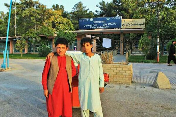 جوانان بلخی در جاده‌های شهر مزارشریف. - اسپوتنیک افغانستان  