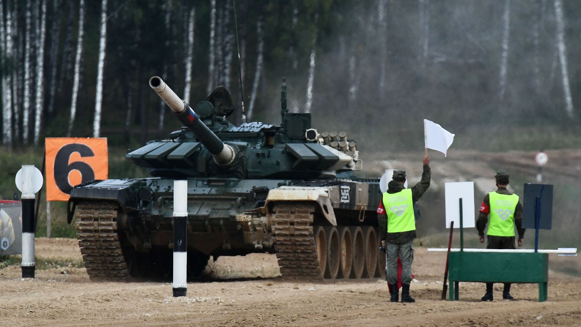 Танк Т-72Б3 команды военнослужащих России во время соревнований танковых экипажей в рамках конкурса Танковый биатлон-2021 - اسپوتنیک افغانستان  , 1920, 29.04.2022