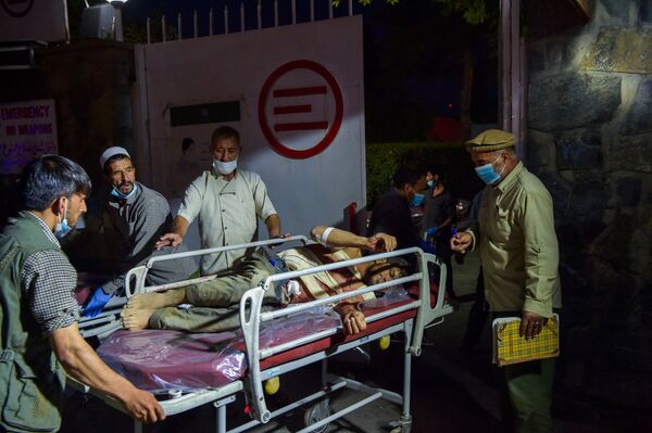 انفجارات در نزدیکی فرودگاه کابل قربانی و مجروحان زیادی برجای گذاشت.
 - اسپوتنیک افغانستان  