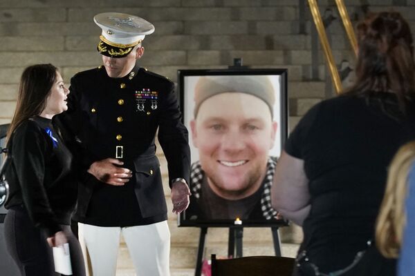 ادای احترام به پیکر سربازان آمریکایی کشته شده در افغانستان - اسپوتنیک افغانستان  