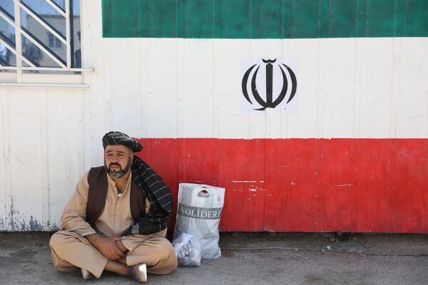  مهاجران افغان در گذرگاه مرزی بین افغانستان و ایران  - اسپوتنیک افغانستان  