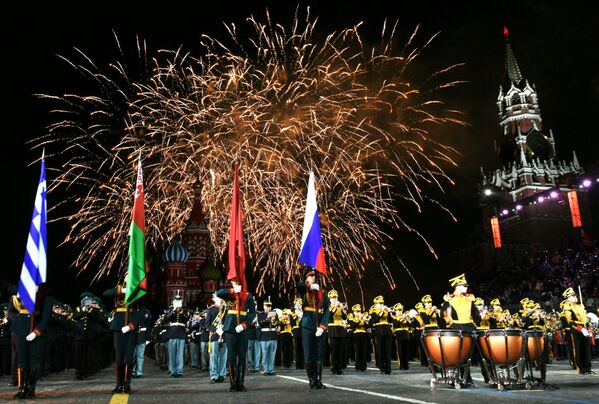 آتش بازی در میدان سرخ مسکو به مناسبت فستیوال موسیقی نظامی - اسپوتنیک افغانستان  