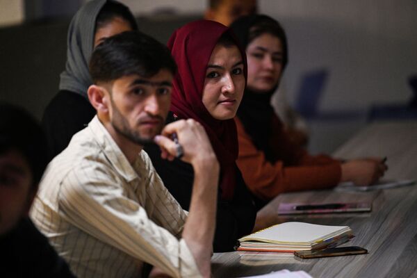 سبک جدید تحصیل دانشجویان در افغانستان. - اسپوتنیک افغانستان  