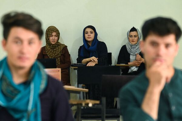 سبک جدید تحصیل دانشجویان در افغانستان. - اسپوتنیک افغانستان  