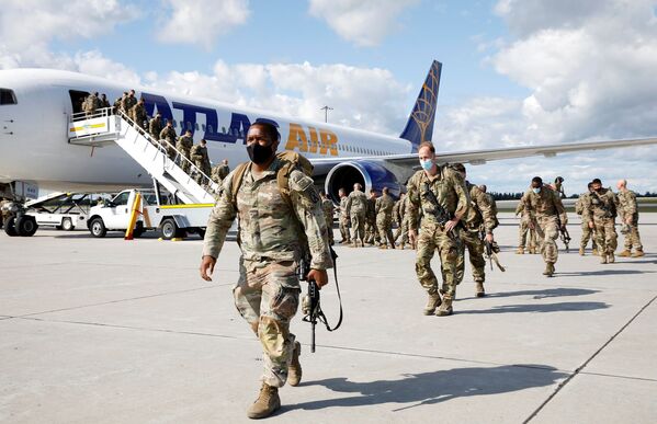 سرباز آمریکایی از افغانستان به خانه بازگشت. - اسپوتنیک افغانستان  