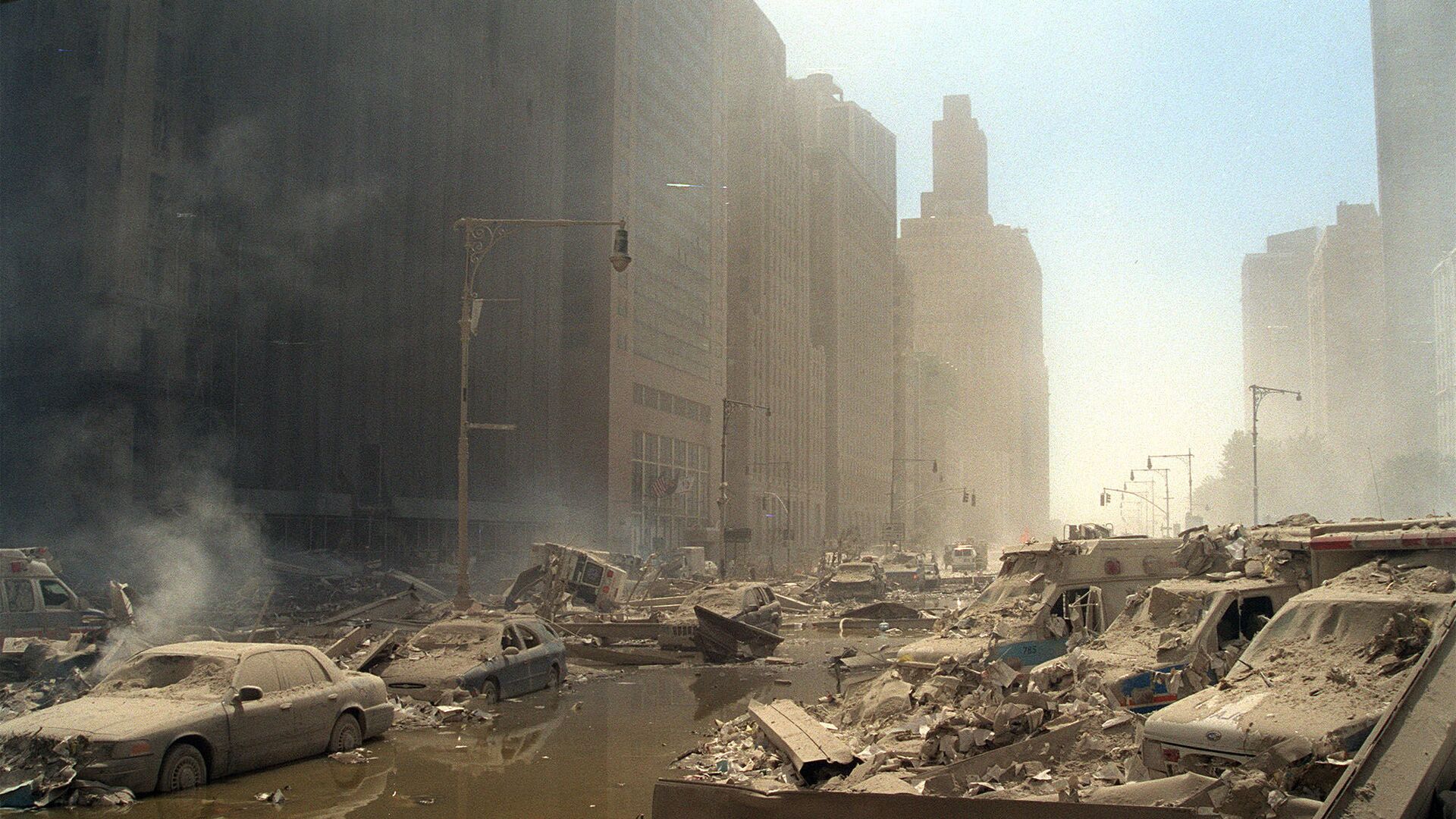 Обломки зданий и пепел на улице после теракта в Нью-Йорке  - اسپوتنیک افغانستان  , 1920, 30.11.2021