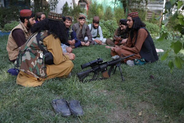 سربازان بزرگسالی که در خوردسالی از ساعتیری محروم بودند - اسپوتنیک افغانستان  