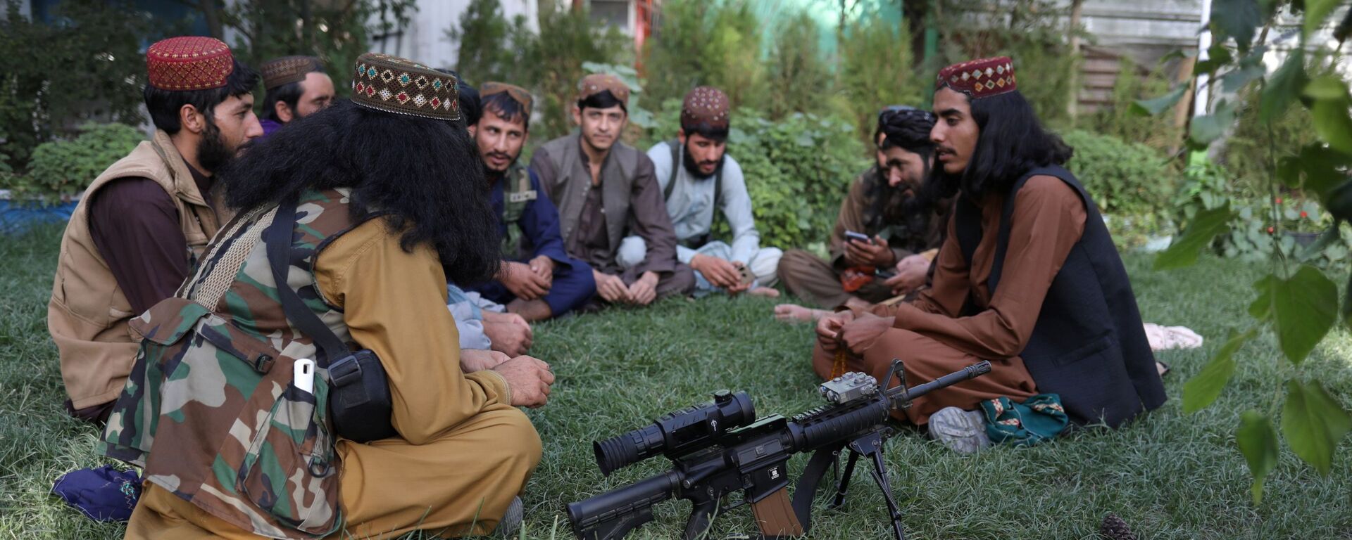 Бойцы Талибана* в парке развлечений в Кабуле  - اسپوتنیک افغانستان  , 1920, 24.12.2021