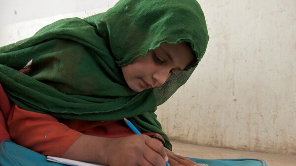 نگرانی دانش آموزان از ادامه بسته ماندن دروازه مکاتب به روی دختران - اسپوتنیک افغانستان  