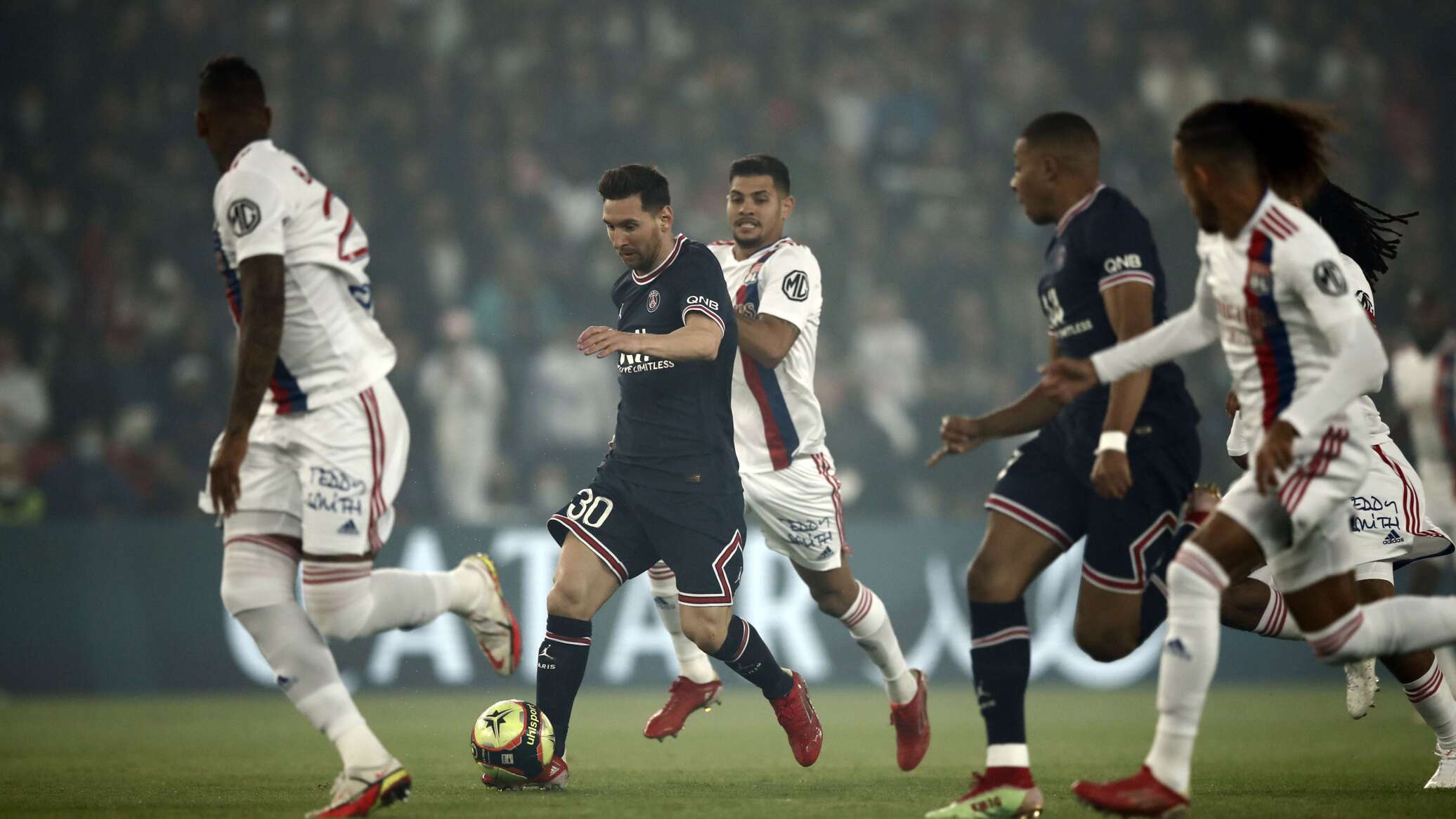 Bad match. Пари сен жеремен. Гарнер Барселона. Lyon - Paris SG. PSG vs llle goal Messi.