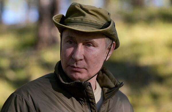 استراحت رئیس  جمهور روسیه در تایگا جنگل های سیبریا. - اسپوتنیک افغانستان  
