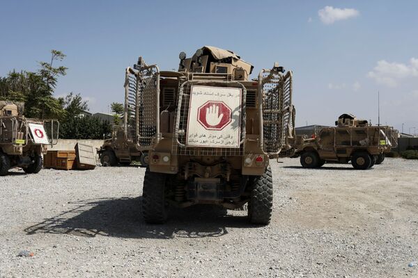تجهیزات باقیمانده آمریکایی ها در پایگاه هوایی بگرام. - اسپوتنیک افغانستان  