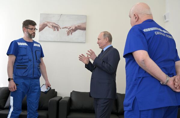 بازدید رئیس جمهور روسیه از یک ساختمان جدید کمک های عاجل پزشکی/ اپریل 2021. - اسپوتنیک افغانستان  