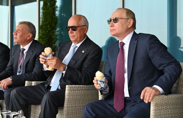  رئیس جمهور روسیه در افتتاحیه نمایشگاه  هوایی ماکس -2021. - اسپوتنیک افغانستان  