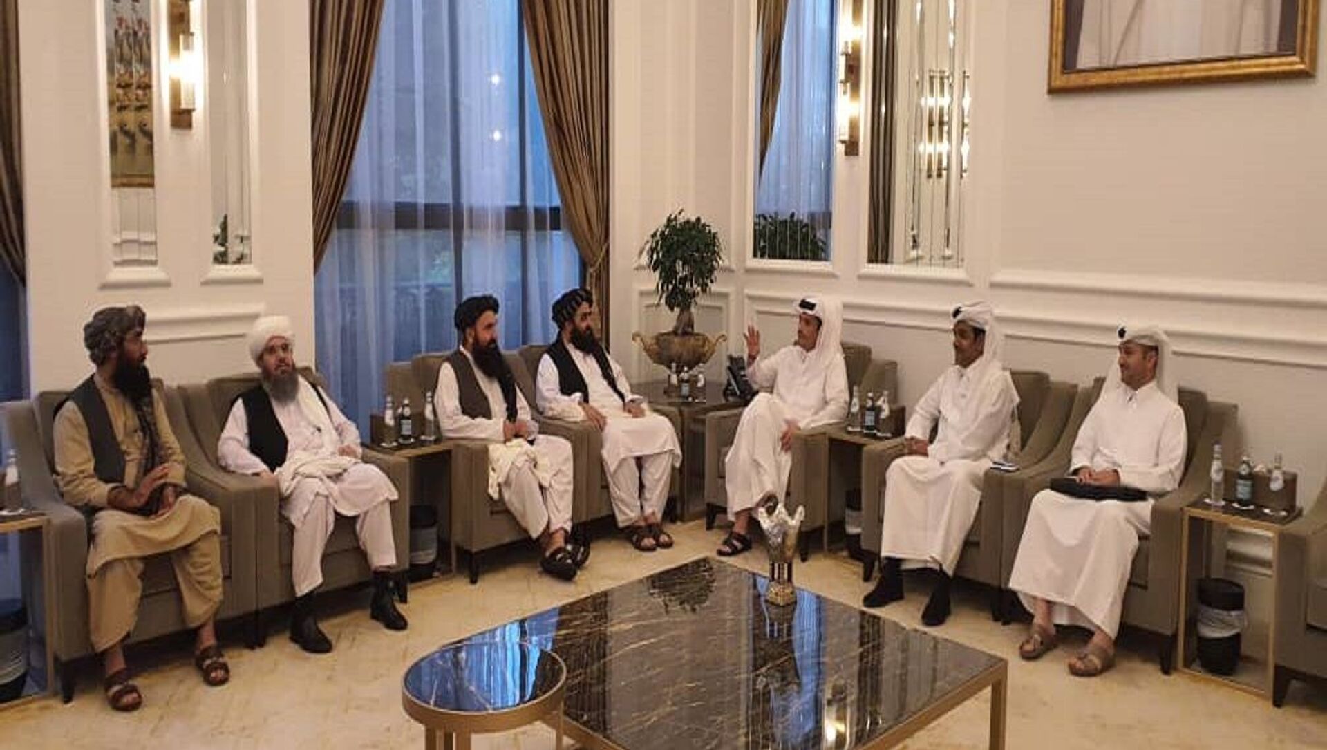دیدار هیات طالبان با وزیر خارجه قطر در دوحه - اسپوتنیک افغانستان  , 1920, 10.10.2021