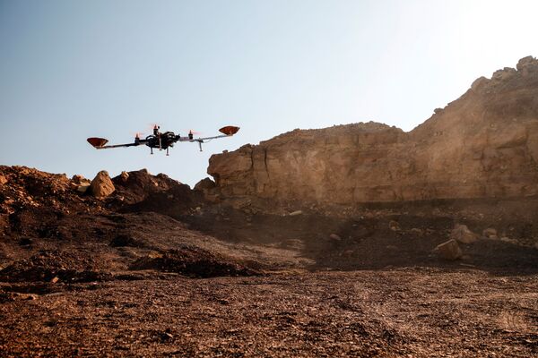 هواپیمای بدون سرنشین در نمایش آزمایشی برای شبیه سازی پرواز به مریخ در صحرای نگو ، اسرائیل - اسپوتنیک افغانستان  