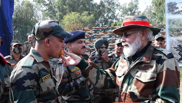 نخست‌وزیر هند در نزدیک مرز پاکستان از مراسم دیوالی تجلیل کرد - اسپوتنیک افغانستان  