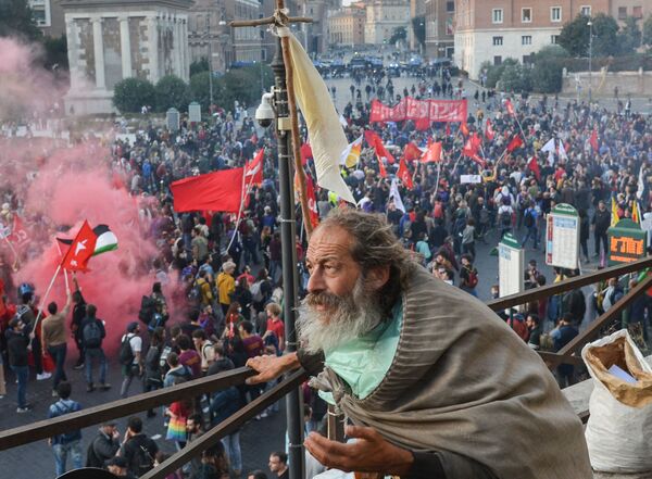 اعتراض مخالفان اجلاس گروه 20 در رم ایتالیا. - اسپوتنیک افغانستان  