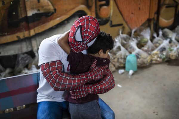 مرد عنکبوتی در برزیل - اسپوتنیک افغانستان  