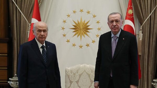 Лидер турецких националистов подарил Эрдогану карту тюркского мира с Сибирью - اسپوتنیک افغانستان  